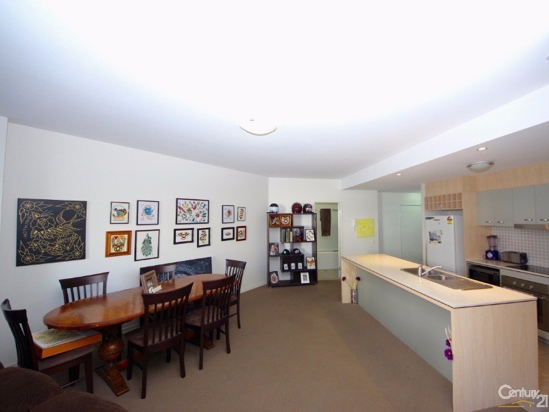 18 Fern Street, Surfers Paradise QLD 4217