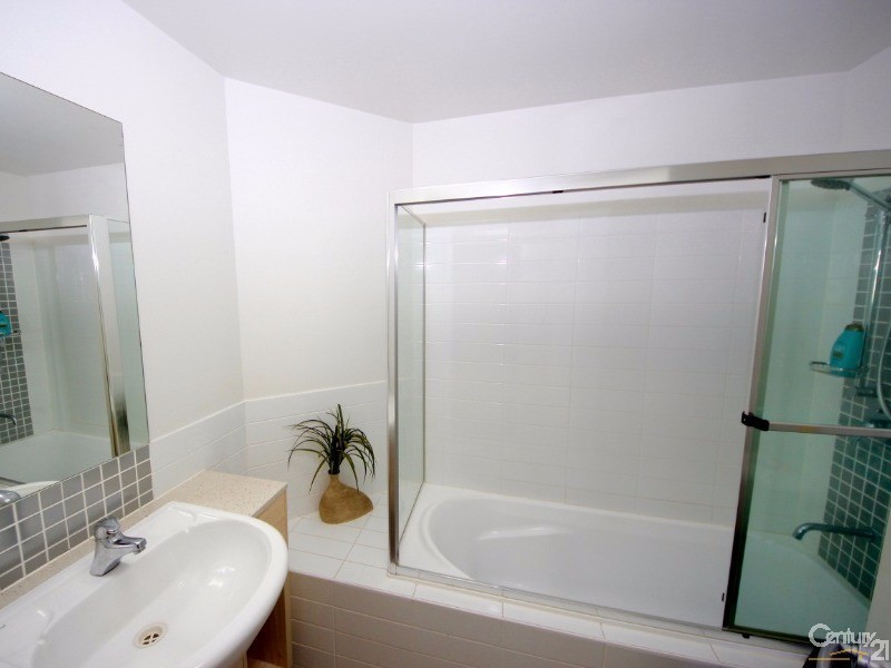 18 Fern Street, Surfers Paradise QLD 4217