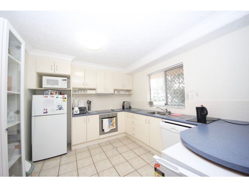 484  Marine Parade, Biggera Waters QLD 4216