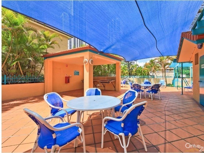 15/11 Philip Avenue, Broadbeach QLD 4218