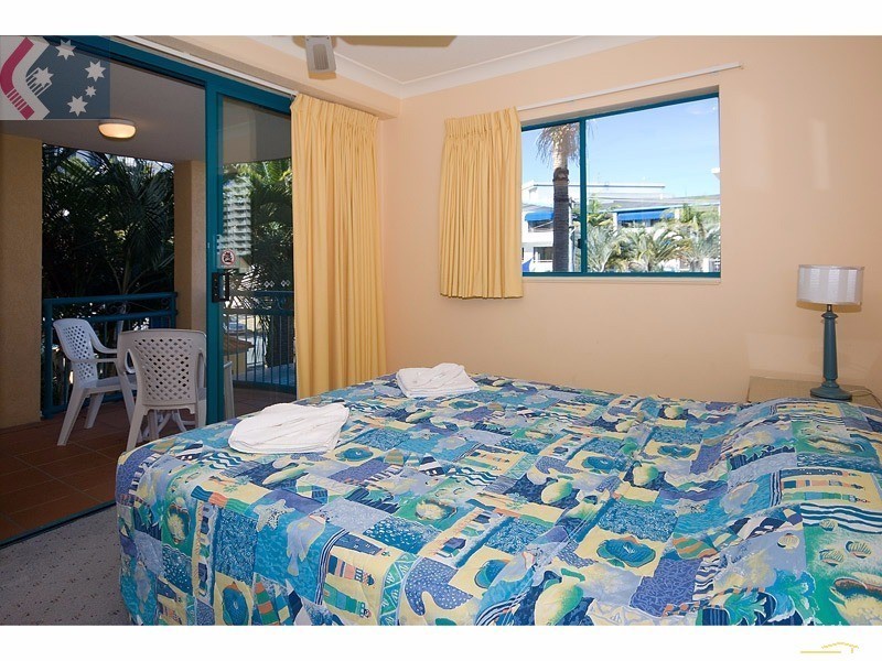 15/11 Philip Avenue, Broadbeach QLD 4218