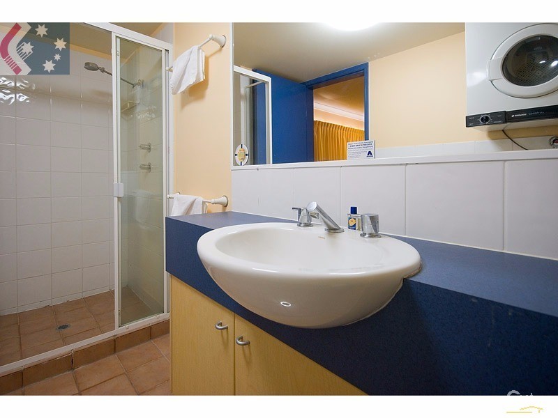 15/11 Philip Avenue, Broadbeach QLD 4218