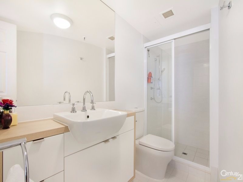 1065/2623-2633 Gold Coast Highway, Broadbeach QLD 4218