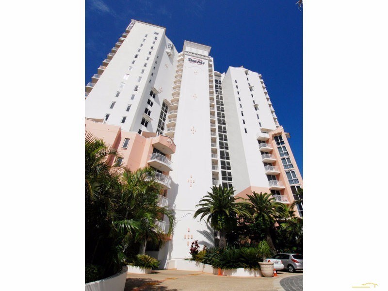1065/2623-2633 Gold Coast Highway, Broadbeach QLD 4218