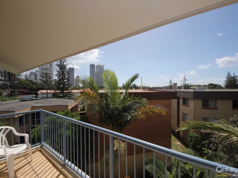 10 Alexandra Avenue, Mermaid Beach QLD 4218