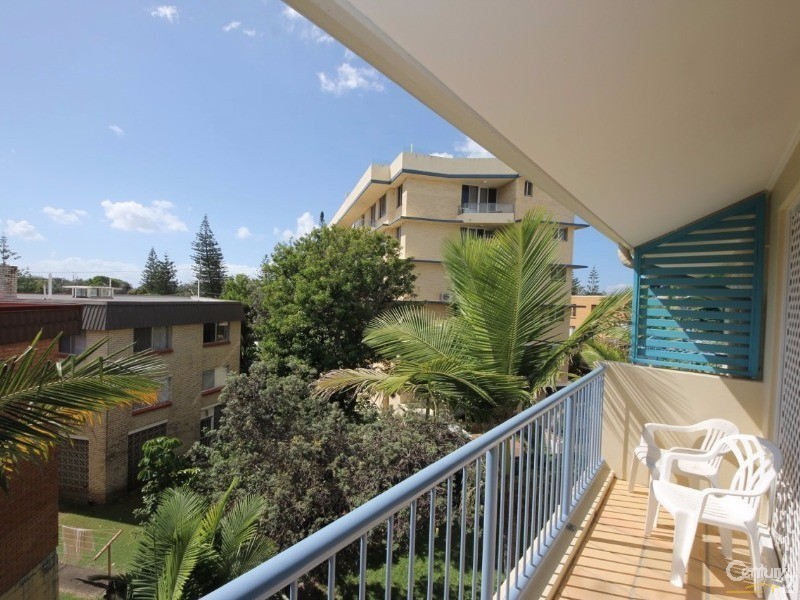 10 Alexandra Avenue, Mermaid Beach QLD 4218