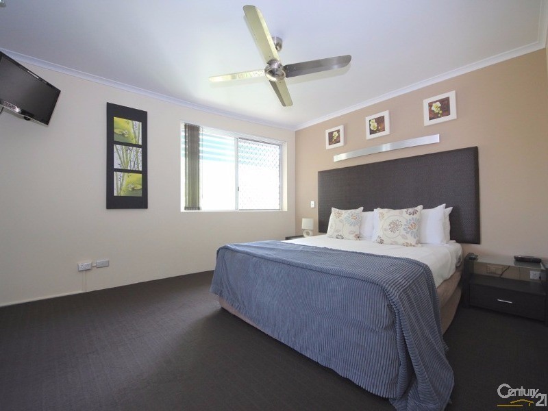 10 Alexandra Avenue, Mermaid Beach QLD 4218