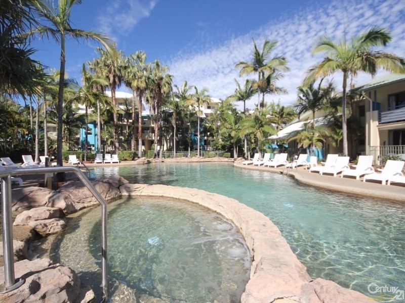 10 Alexandra Avenue, Mermaid Beach QLD 4218