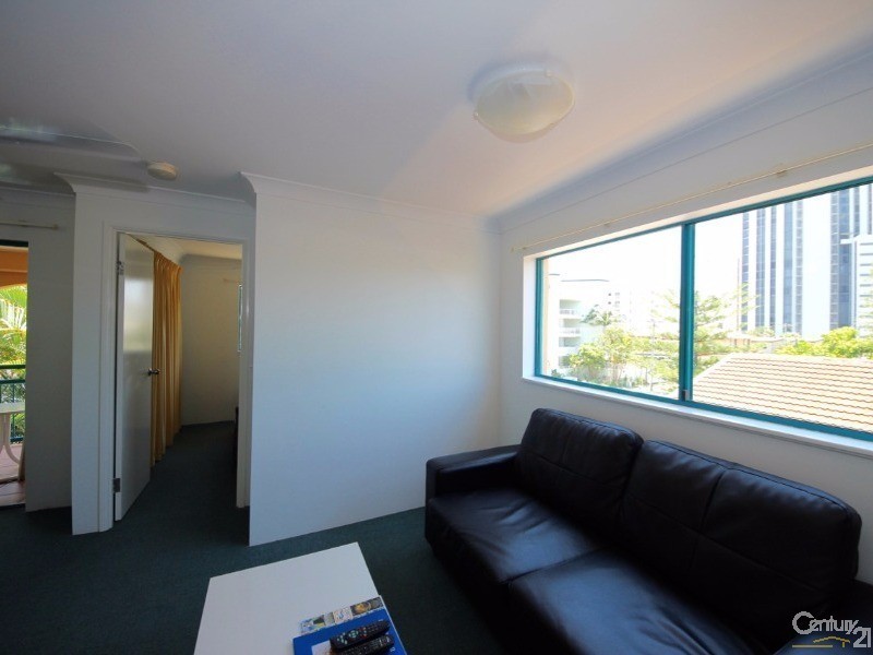 20 Anne Avenue, Broadbeach QLD 4218