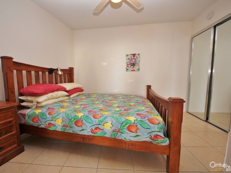 42 Surf Parade, Broadbeach QLD 4218