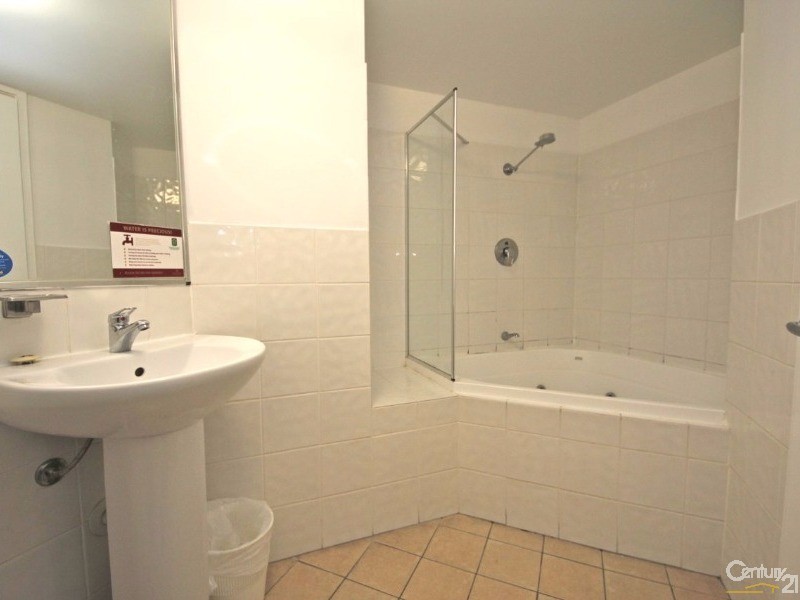 42 Surf Parade, Broadbeach QLD 4218