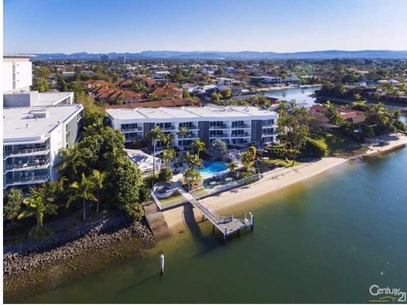 11  Eady Avenue, Broadbeach Waters QLD 4218