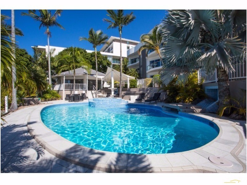 11  Eady Avenue, Broadbeach Waters QLD 4218