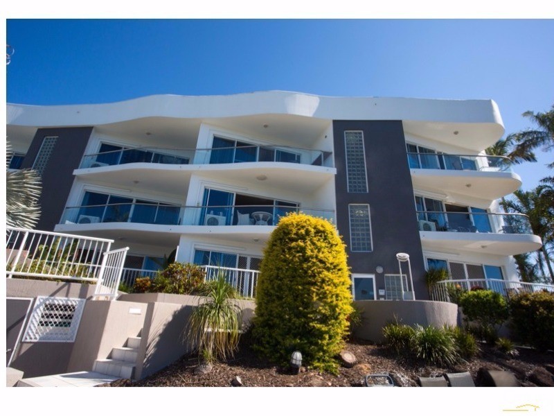 11  Eady Avenue, Broadbeach Waters QLD 4218