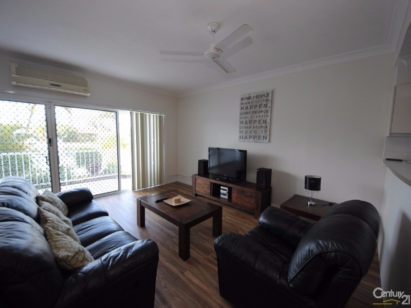 11  Eady Avenue, Broadbeach Waters QLD 4218