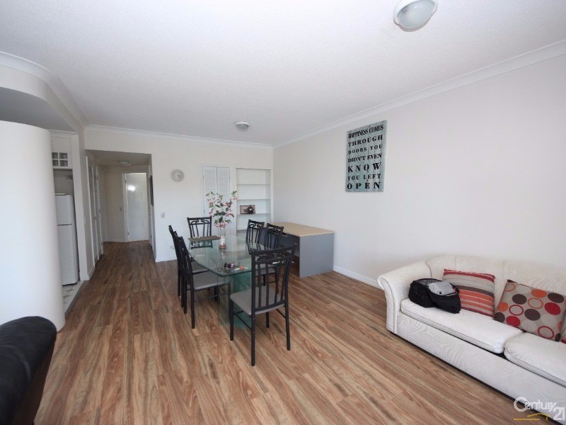 11  Eady Avenue, Broadbeach Waters QLD 4218