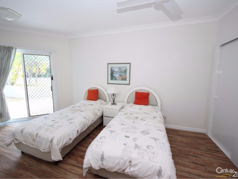 11  Eady Avenue, Broadbeach Waters QLD 4218