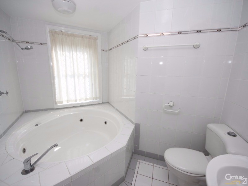 11  Eady Avenue, Broadbeach Waters QLD 4218