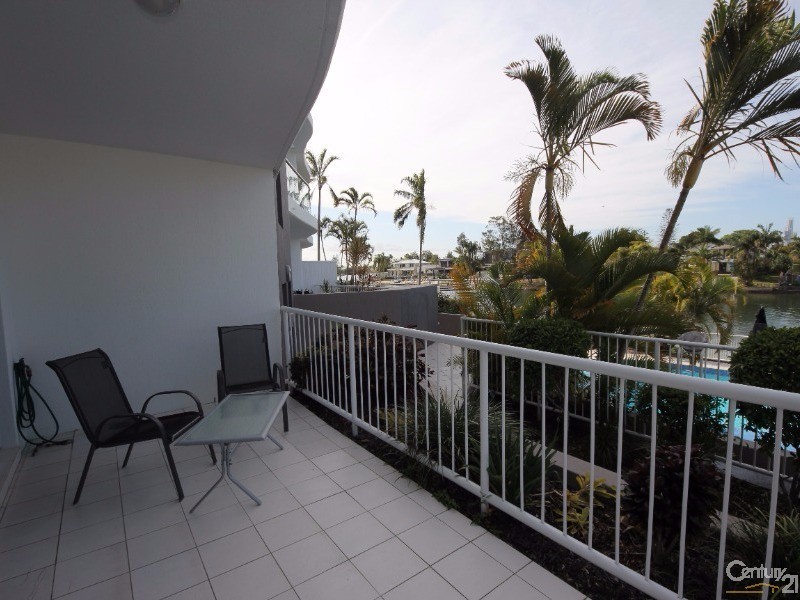 11  Eady Avenue, Broadbeach Waters QLD 4218