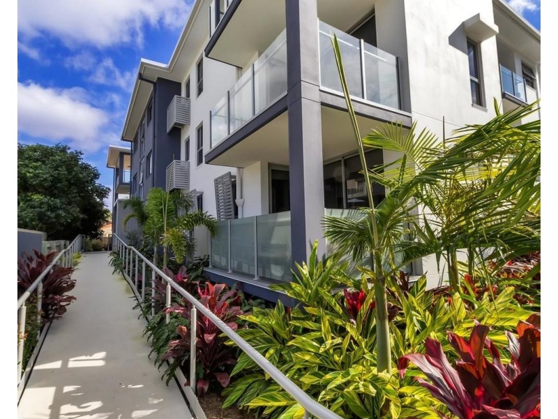 9/14-16 Proud Street, Labrador QLD 4215