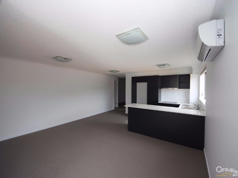 9/14-16 Proud Street, Labrador QLD 4215