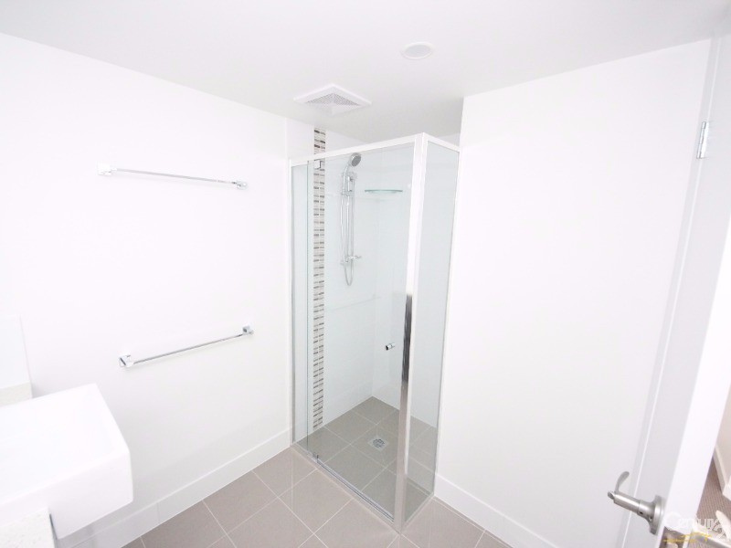 9/14-16 Proud Street, Labrador QLD 4215