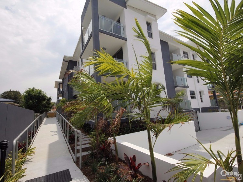 9/14-16 Proud Street, Labrador QLD 4215