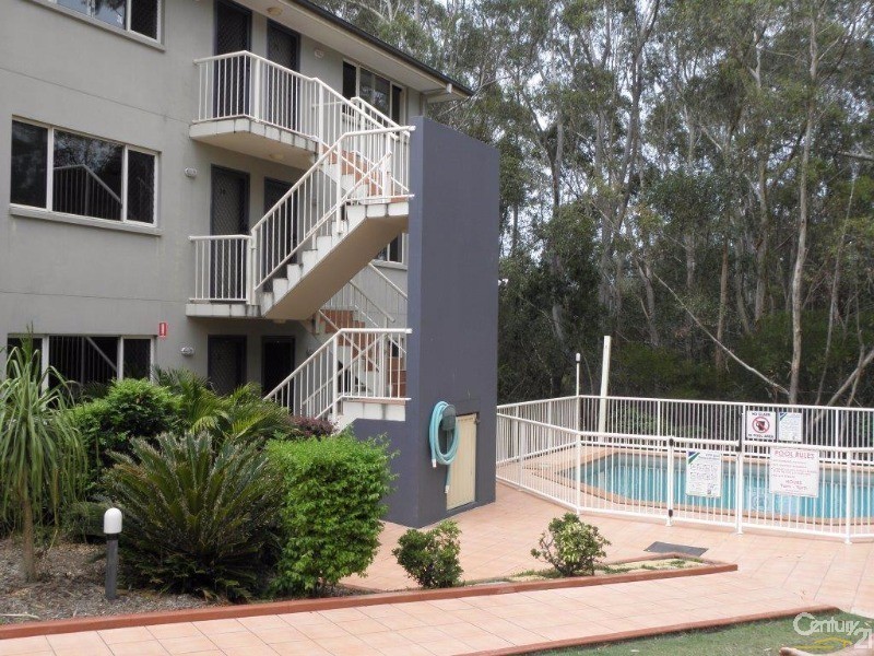 3/129-131 Currumburra Road, Ashmore QLD 4214