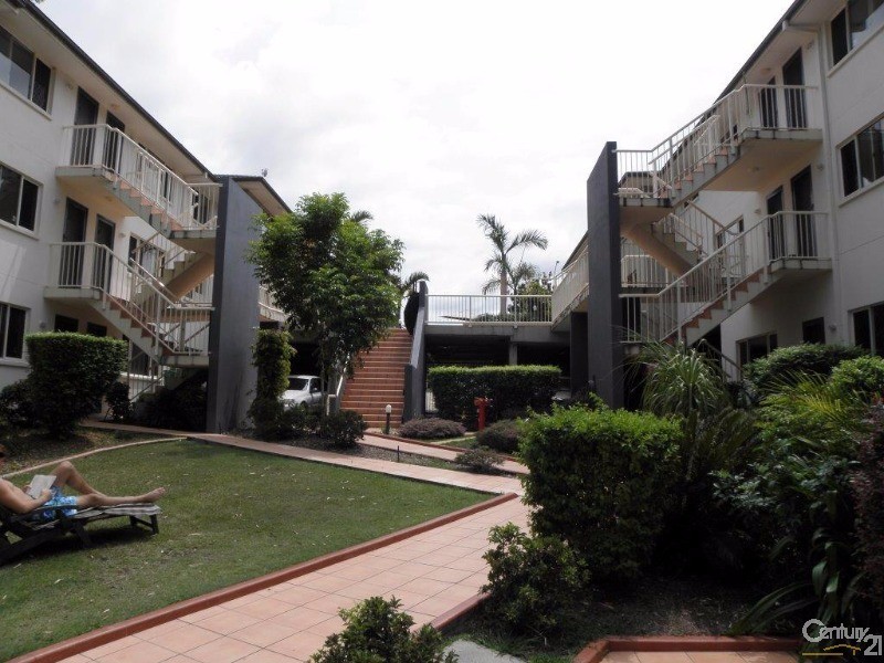 3/129-131 Currumburra Road, Ashmore QLD 4214