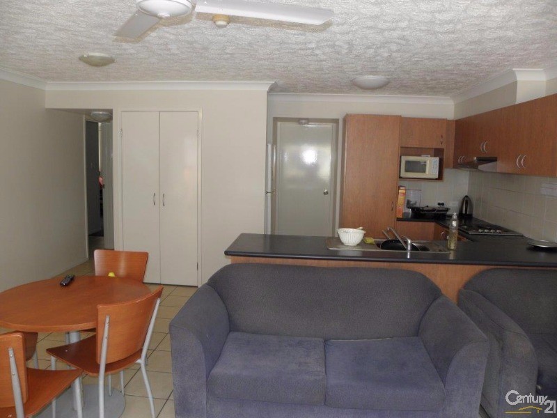 3/129-131 Currumburra Road, Ashmore QLD 4214