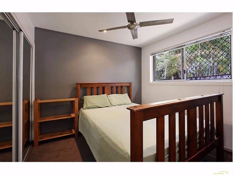 20 Raymond Ave, Bundall QLD 4217
