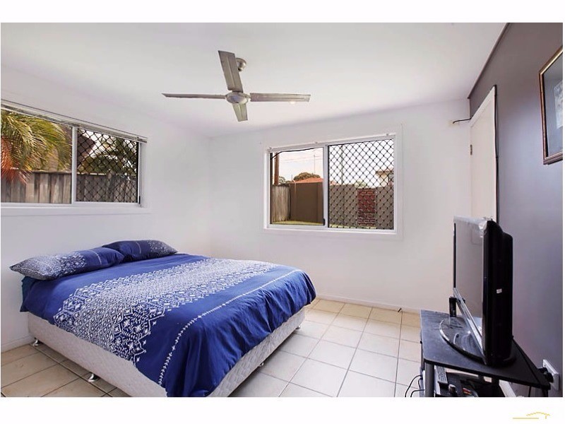 20 Raymond Ave, Bundall QLD 4217