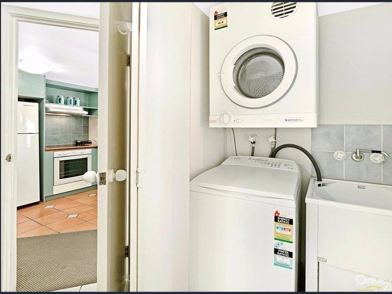 53/10 Alexandra Avenue, Broadbeach QLD 4218