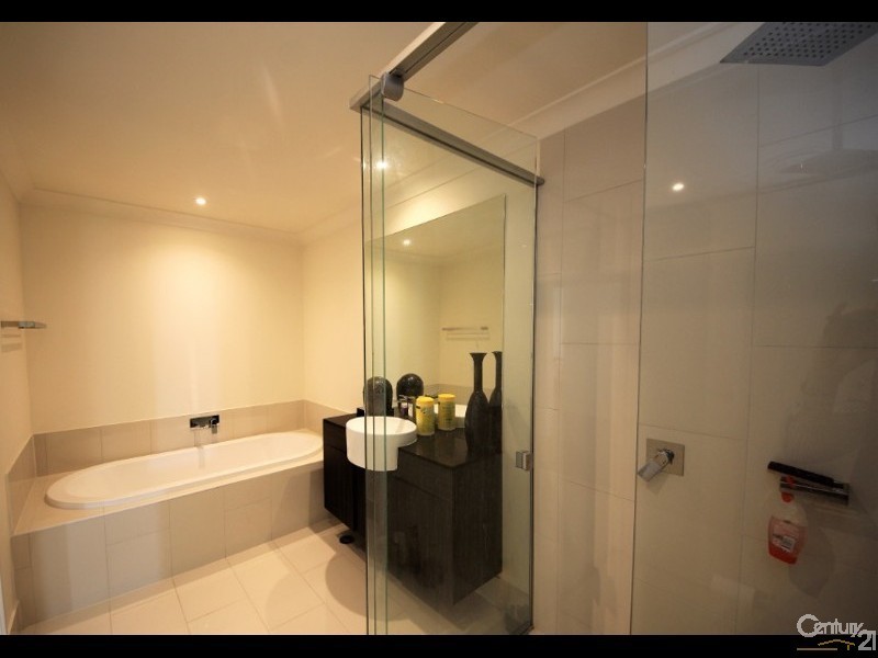 126 Marina Quays Blvd, Hope Island QLD 4212