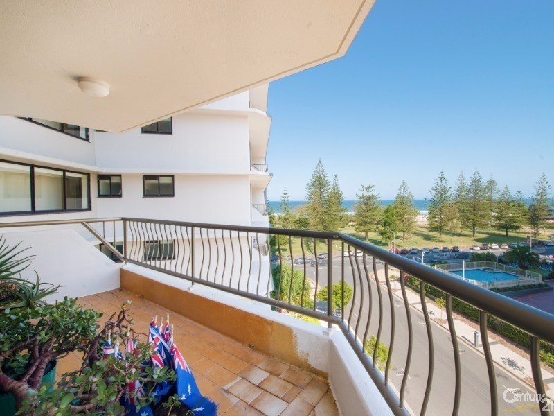 5E/1 Albert Avenue, Broadbeach QLD 4218