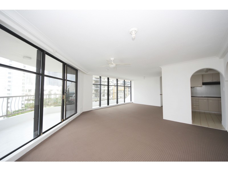5E/1 Albert Avenue, Broadbeach QLD 4218