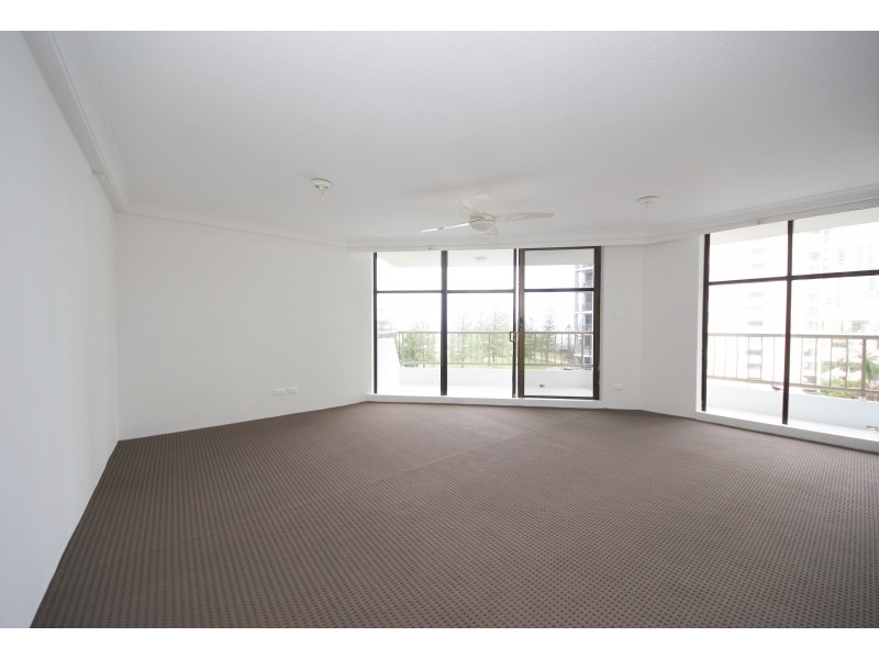 5E/1 Albert Avenue, Broadbeach QLD 4218