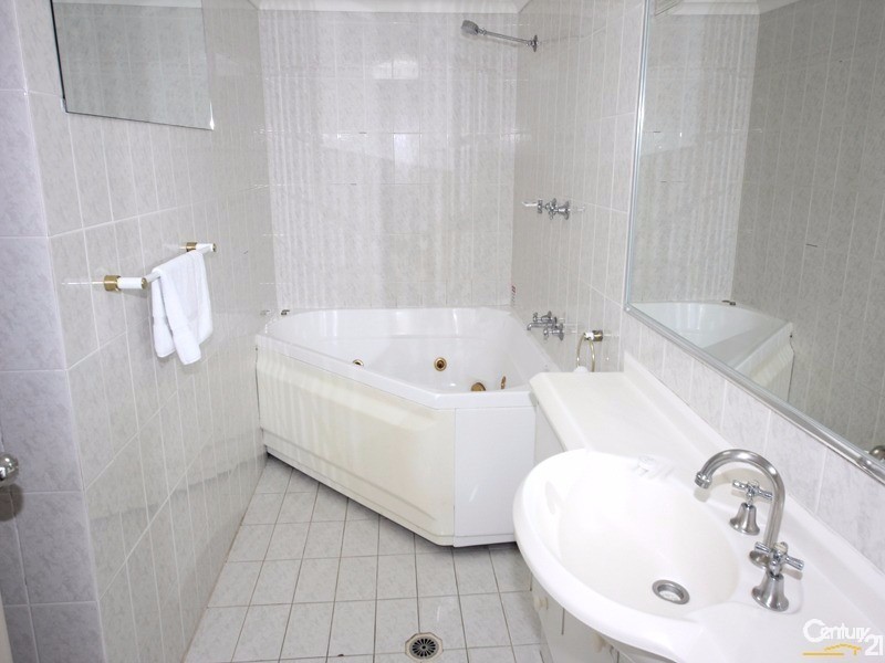 3i/510 Marine Parade, Biggera Waters QLD 4216