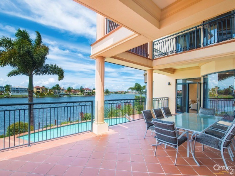 23 Istana View, Clear Island Waters QLD 4226