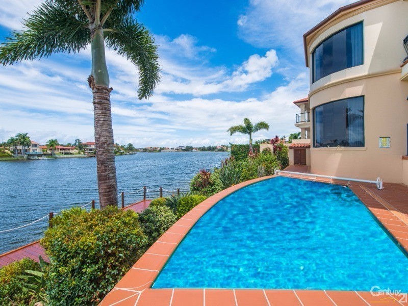 23 Istana View, Clear Island Waters QLD 4226