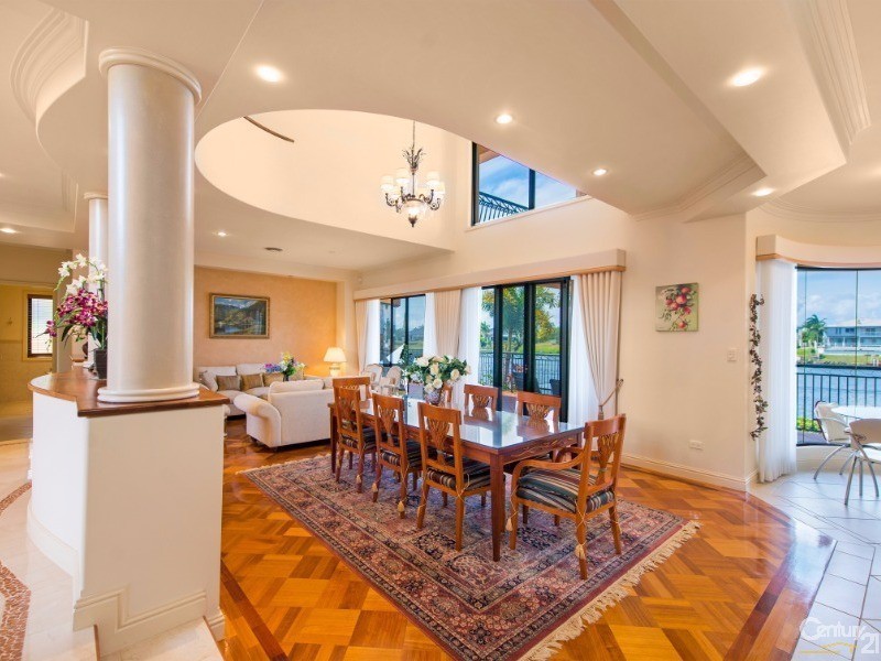 23 Istana View, Clear Island Waters QLD 4226