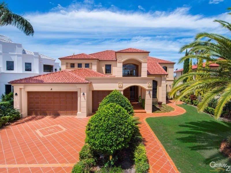 23 Istana View, Clear Island Waters QLD 4226