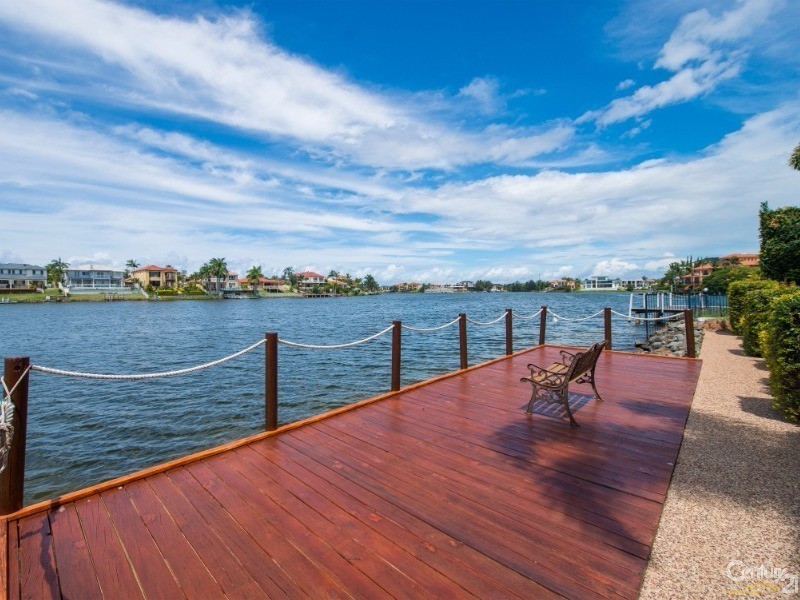 23 Istana View, Clear Island Waters QLD 4226