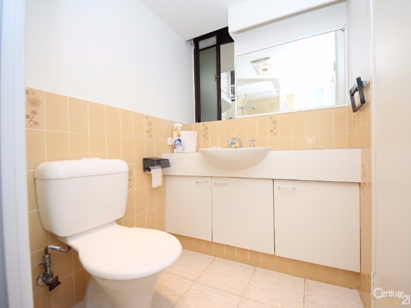 14/121 Surf Parade, Broadbeach QLD 4218