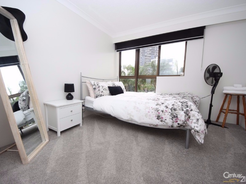 14/121 Surf Parade, Broadbeach QLD 4218