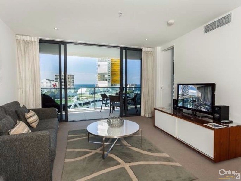 4-26 Charles Avenue, Broadbeach QLD 4218