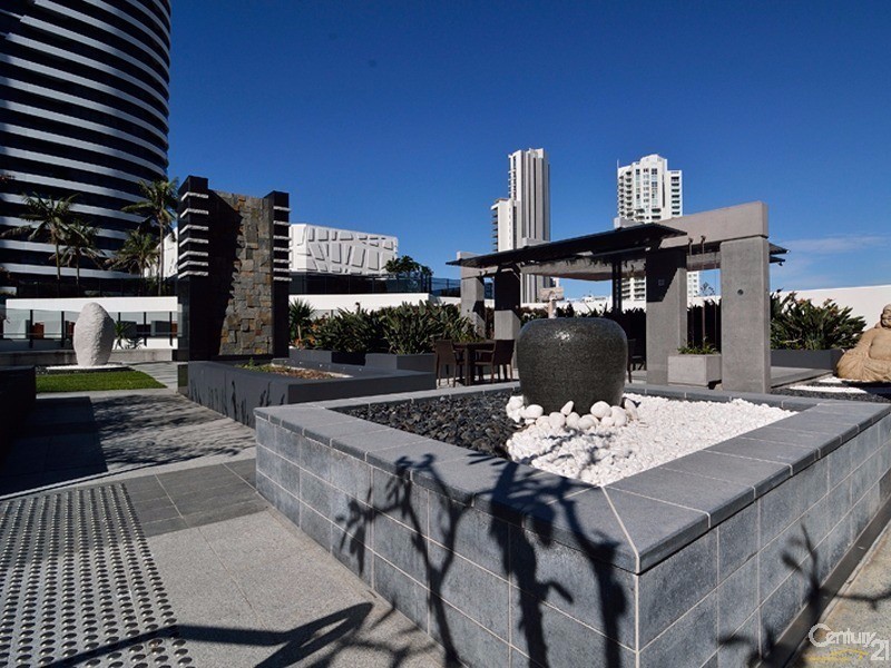 4-26 Charles Avenue, Broadbeach QLD 4218