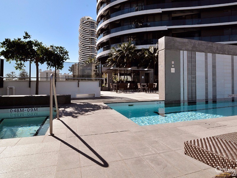4-26 Charles Avenue, Broadbeach QLD 4218