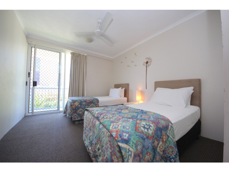 10 Alexandra Avenue, Mermaid Beach QLD 4218