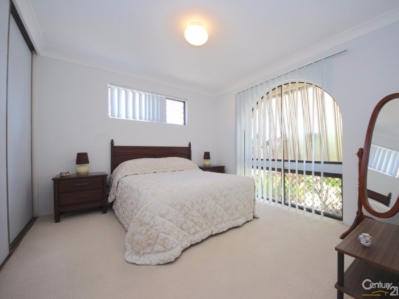 1/36 Duet Drive, Mermaid Waters QLD 4218